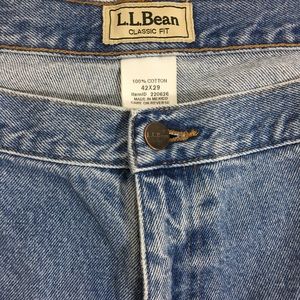 LL Bean Mens Blue Denim Jeans Relaxed Fit 42 X 29